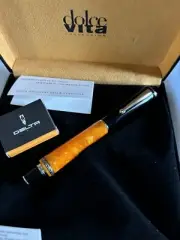 Delta Papillon Fountain Pen DV80147 Medium 14K Gold Nib