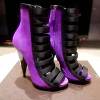 在飛比找蝦皮購物優惠-全新正品 Gucci 古馳 真皮短靴 （紫色）