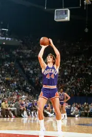 Paul Westphal Phoenix Suns shoots a free-throw v the Washington Bu- Old Photo