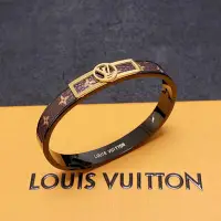 在飛比找Yahoo!奇摩拍賣優惠-【雯雯代購】新品  LV皮革手鐲Louis Vuitton 