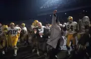 Football Green Bay Packers Head Coach Vince Lombardi And Players 1966 OLD PHOTO
