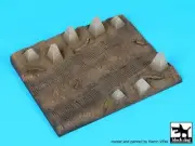 Black Dog 1/72 Road Section with Dragon's Teeth Anti-Tank Obstacles Base D72065
