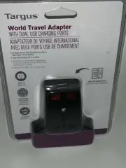 TARGUS WORLD TRAVEL ADAPTER DUAL USB PORTS