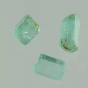 Emerald crystal, facet rough, Nigeria, 2.9 cts #125