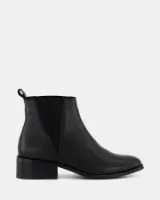 Shelly Shen Tice/Black Boots 08