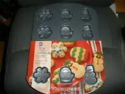 NEW Wilton Cookie Shapes Pan Christmas Holiday Snowflakes Mittens Snowmen