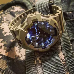 CASIO G-SHOCK 軍用手錶/賽車錶/運動錶/學生錶/機能手錶/絕對強悍電子錶 橄欖綠色GA700UC正品保證