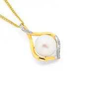 9ct Gold Cultured Freshwater Pearl & Diamond Pendant in White