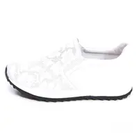 在飛比找momo購物網優惠-【ee9】芯滿益足系列 鐳射鏤空迷人視覺防磨腳厚底休閒鞋 白