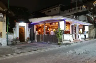 雷吉安塔曼紗麗海灘度假酒店Taman Sari Beach Inn & Hostel