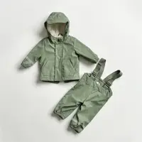 在飛比找ETMall東森購物網優惠-外貿尾貨原單0-6個月嬰兒秋冬外出保暖防風防雨沖鋒衣套裝背帶