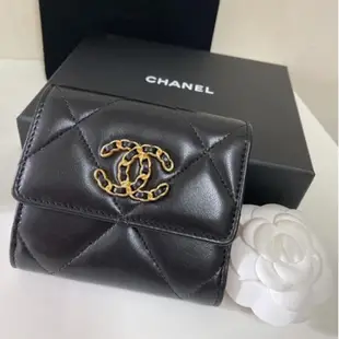 全新 Chanel 香奈兒 19系列 黑色配桃紅 短夾 皮夾