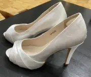 Benjamin Walk Dyeables Size 5M Bea White Satin B 5 David’s Bridal Heel Wedding