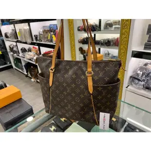 東區正精品㊣LV M56689 原花新款中天心雙口袋肩背包中款 RA1666