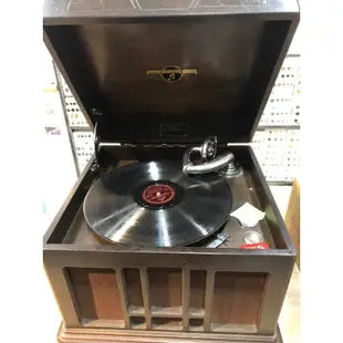 復古留聲機古董手搖唱機 黑膠蟲膠電木8吋唱片 美產英製老玩物 victor Columbia外觀品牌 手動發條機械驅動