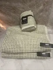 DKNY 100% Cotton 34” x 64” 4Pc Bath Sheet Towels Hand Towels Green White Check
