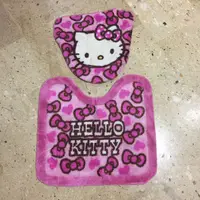 在飛比找旋轉拍賣優惠-Hello Kitty馬桶蓋套、踏墊