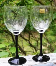 NEW PAIR OF LUMINARC VERRERIE D'ARGUES OF FRANCE 8" WINE GLASSES