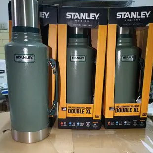 (現貨) 全新盒裝 Stanley>史丹利保溫瓶_水壺1.9L公升  登山 保溫瓶  交換禮物