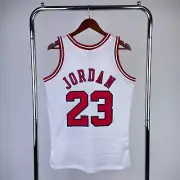 MICHAEL JORDAN #23 1997 Adult Medium CHICAGO BULLS JERSEY BASKETBALL