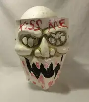 Kiss me mask, inspired by the purge movie