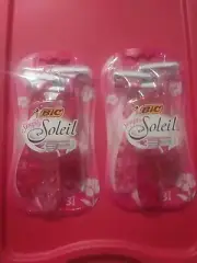 NEW BIC SIMPLY SOLEIL 3 BLADE DISPOSABLE RAZORS *TWO 3ct PACKS