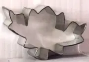 NEW Metal MAPLE LEAF Canadian Flag COOKIE CUTTER 2.25 x 3.25" x 1"