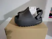 NEW Adidas Yeezy Slide / Sandal - INFANT ONYX (Black) HQ4118 - Size 6K