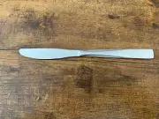 Oneida Rio 2621KPVF 8 1/4" 18/10 Stainless Steel Dinner Knife - 3 dozen