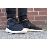 在飛比找蝦皮購物優惠-NIKE ROSHE RUN 黑白 黑色 白底 灰黑勾 網布