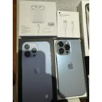 在飛比找蝦皮購物優惠-二手iPhone 13+全新耳機&充電線