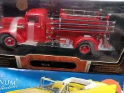 Road Legends 1938 Mack Type 75 1/24 scale diecast fire truck