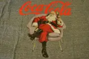 Coca-Cola "Santa Claus Holding A Coca-Cola Bottle" T-Shirt Men's Size: Large NWT