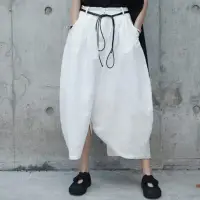 在飛比找momo購物網優惠-【設計所在】日系原創白色圓弧形麻料寬鬆休閒褲裙(S-L可選)