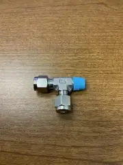 ATRM4-2N-SSA MALE RUN TEE 1/4 " OD- 1/8" MALE NPT SWAGELOK REF: SS-400-3TMT