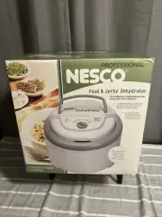 NESCO Professional FD-75PR Food/Jerky Dehydrator 5 trays 700 watt expandable