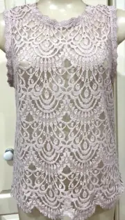 DECJUBA lace top siz M NEW WITH TAG