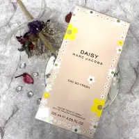 在飛比找Yahoo!奇摩拍賣優惠-熱銷# &Marc Jacobs Daisy Eau So 