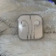 Original Apple Corded Ear Buds Headphone Plug White iPad iPod Touch iPhone NIP