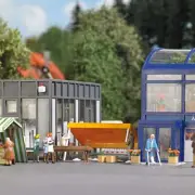 Building up a market stall - Figures + Accessories OO/HO Gauge Busch 1821