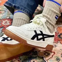 在飛比找蝦皮購物優惠-Asics Court Mz 鞋子全綵 Best Like.