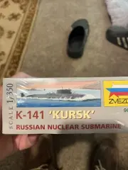 Russian Nuclear Submarine Kursk K-141 1:350 9007 Zvezda 1:350 New!
