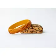Authentic Vintage 1940s yellow butterscotch Bakelite carved bangle bracelet
