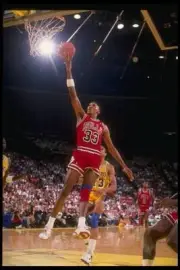 Forward Scottie Pippen Chicago Bulls in a game against the Los Ang- Old Photo