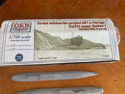 1/700 Soviet submarine project 667 AT Navaga NATO name Yankee I Waterline