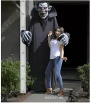 Adult Towering Terror Vampire Costume Deluxe One Size (sh) O2