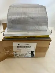 LITHONIA, VR3, INDUSTRIAL INCANDESCENT FLUORESENT LIGHT FIXTURE, W/LAMP
