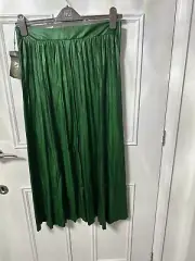 Only Green Pleated Skirt Size Large New With Tags