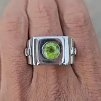 在飛比找蝦皮購物優惠-綠色橄欖石圓形切割真鑽戒指