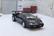 Lamborghini Countach Black 1:24 Scale Model